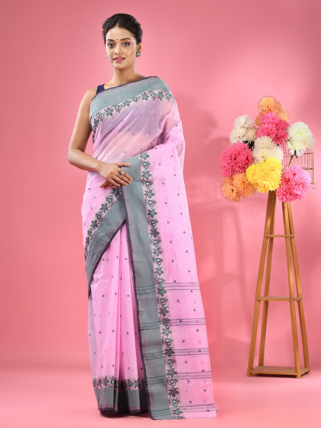 

Charukriti Floral Woven Design Pure Cotton Taant Saree, Pink