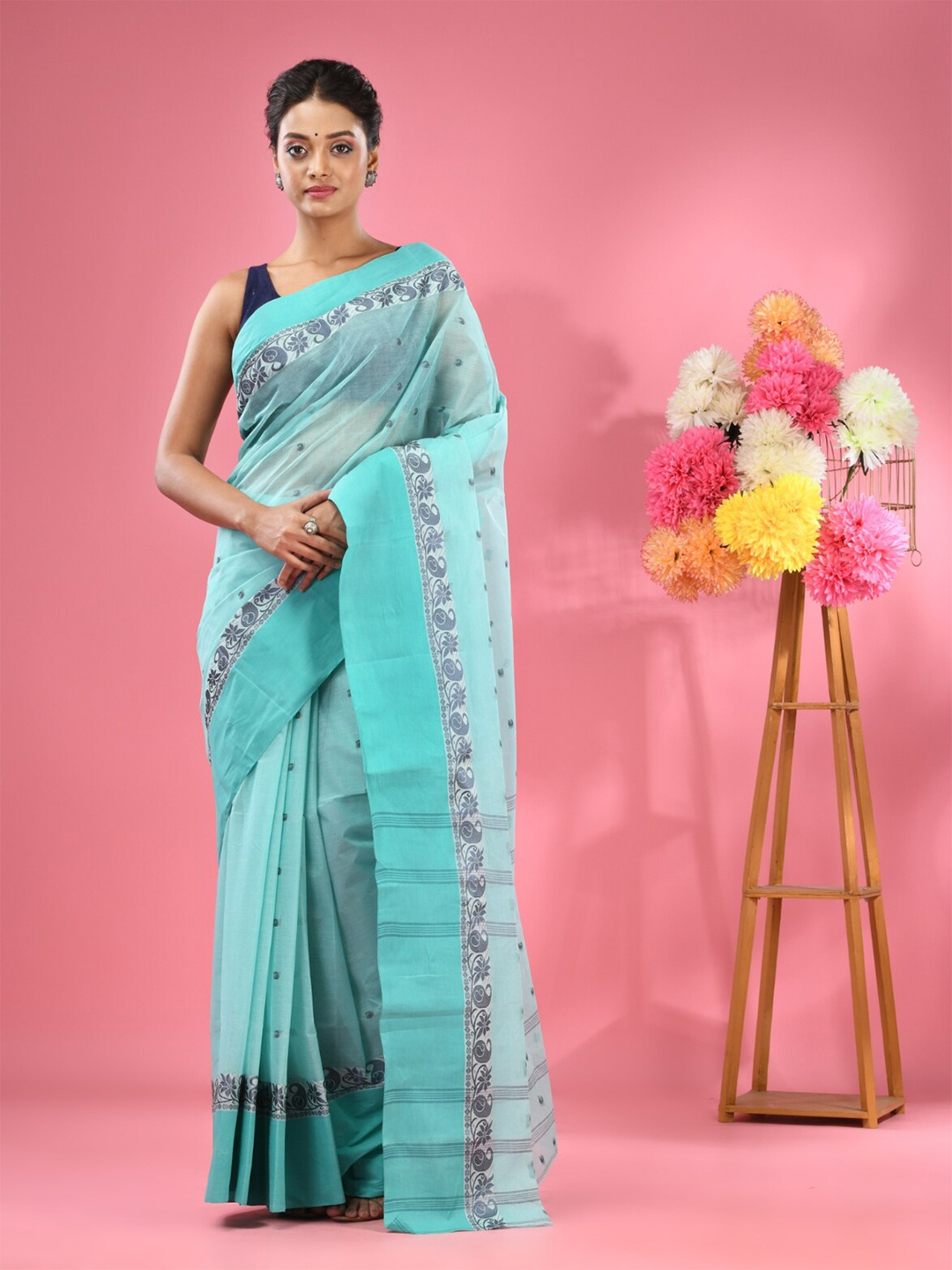 

Charukriti Ethnic Motifs Woven Design Pure Cotton Taant Saree, Sea green