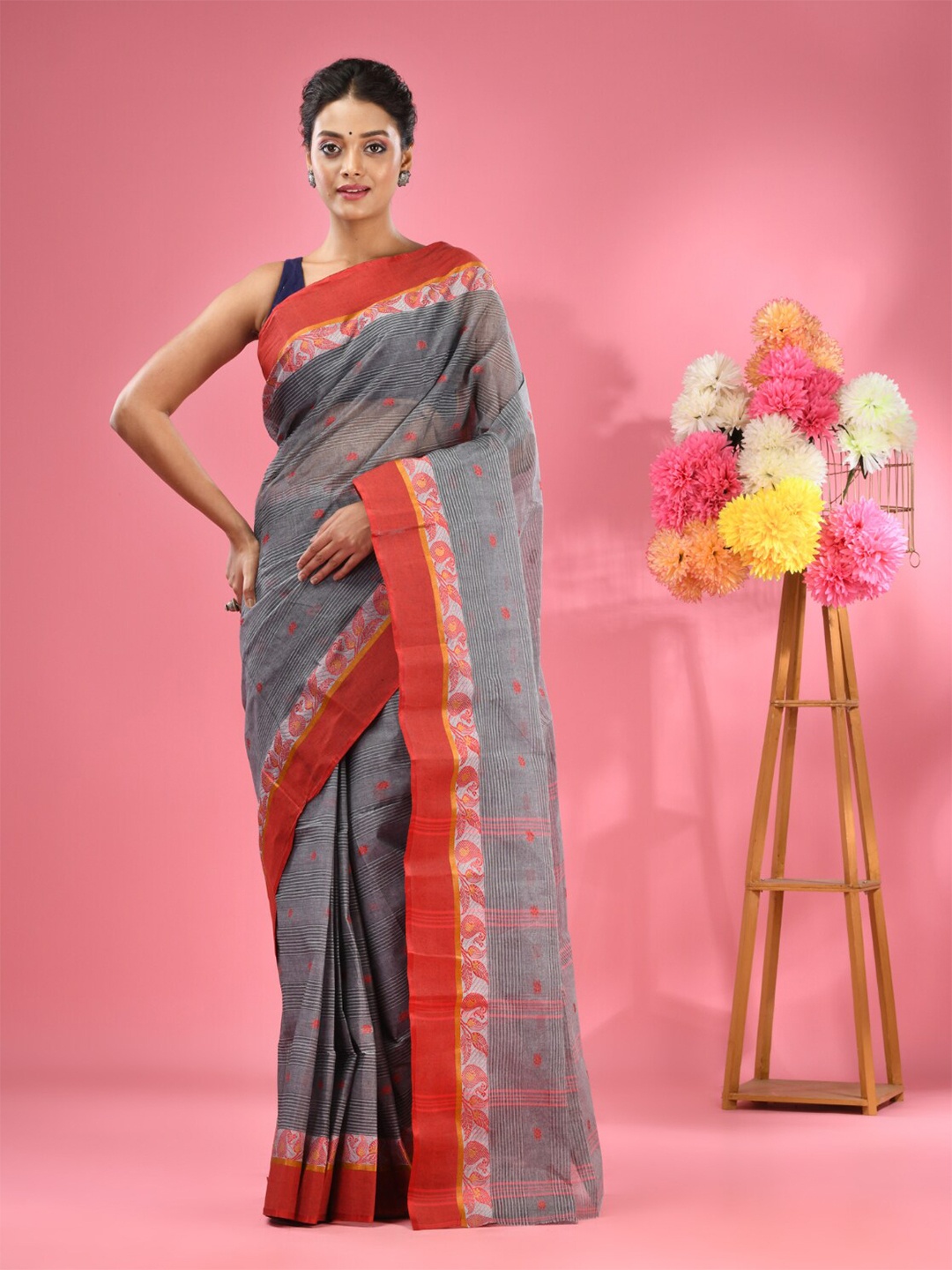 

Charukriti Ethnic Woven Design Pure Cotton Taant Saree, Grey