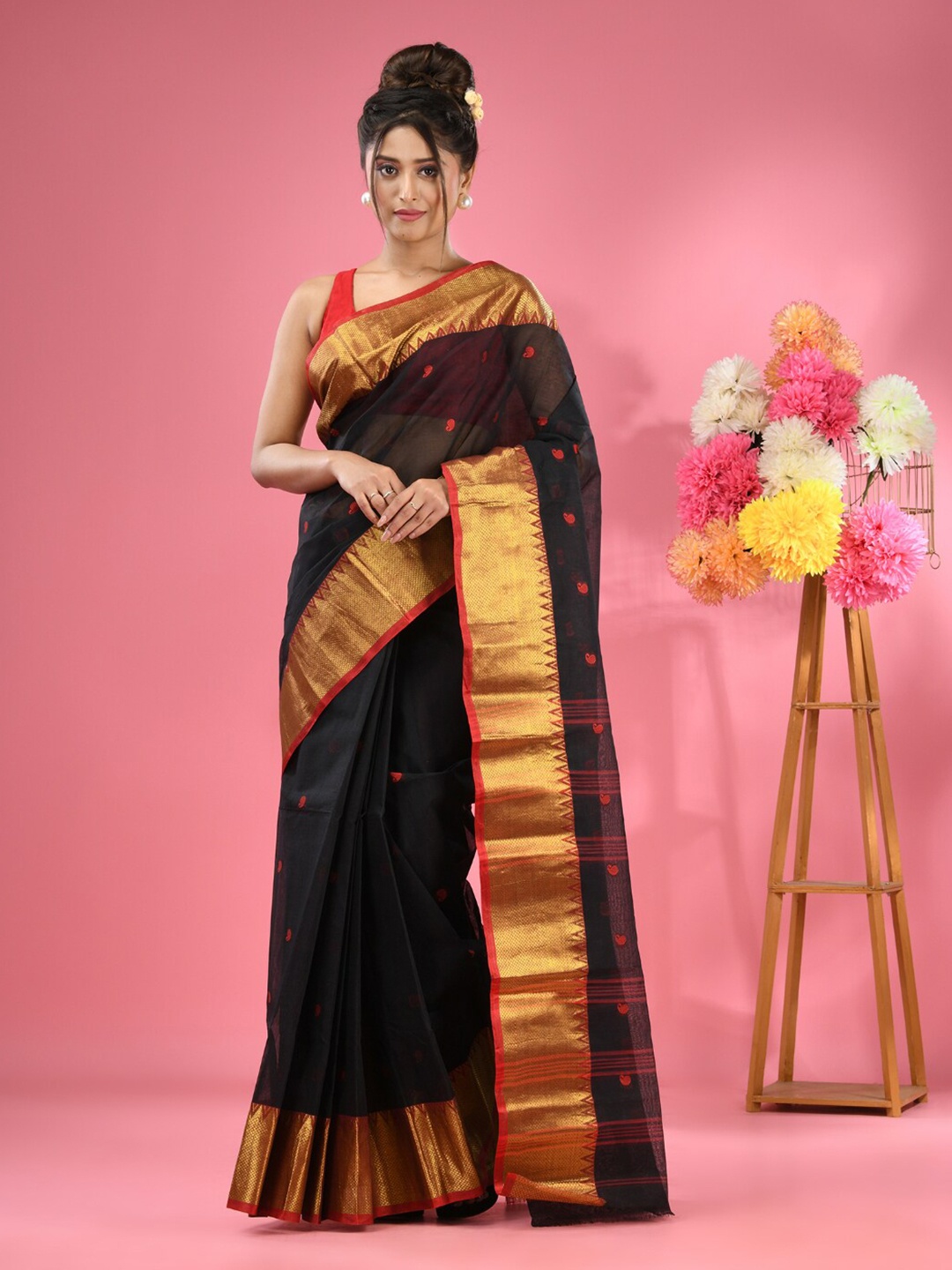 

Charukriti Ethnic Woven Design Pure Cotton Taant Saree, Black