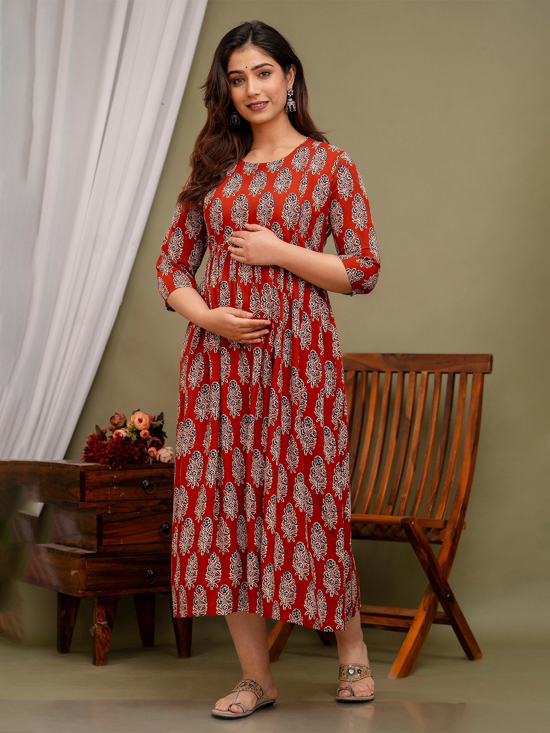 

Mialo fashion Ethnic Motifs Round Neck Calf Length Maternity Anarkali Kurta With Zip, Maroon