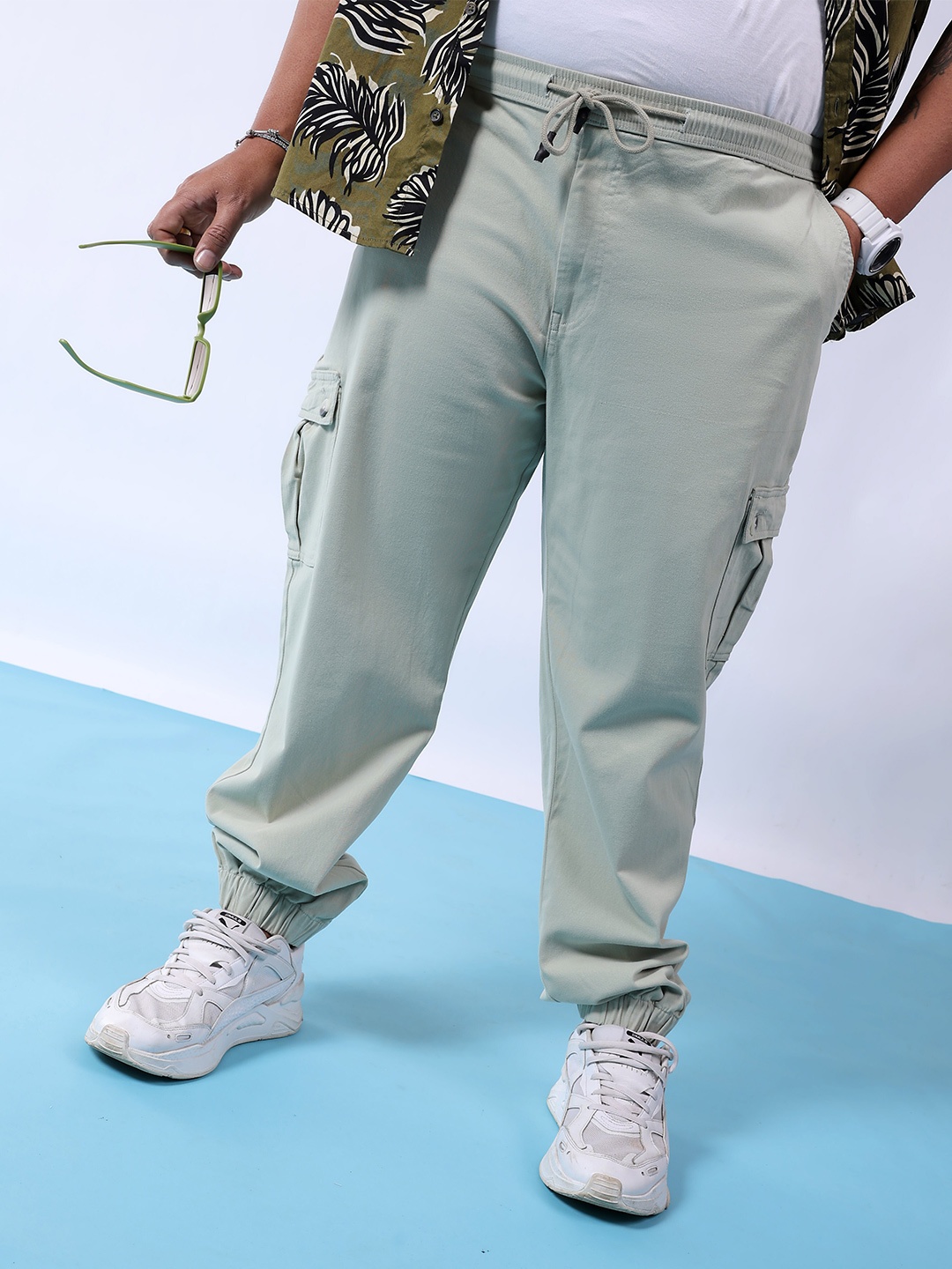 

Hardsoda by The Indian Garage Co Men Plus Size Mid-Rise Cargos, Green