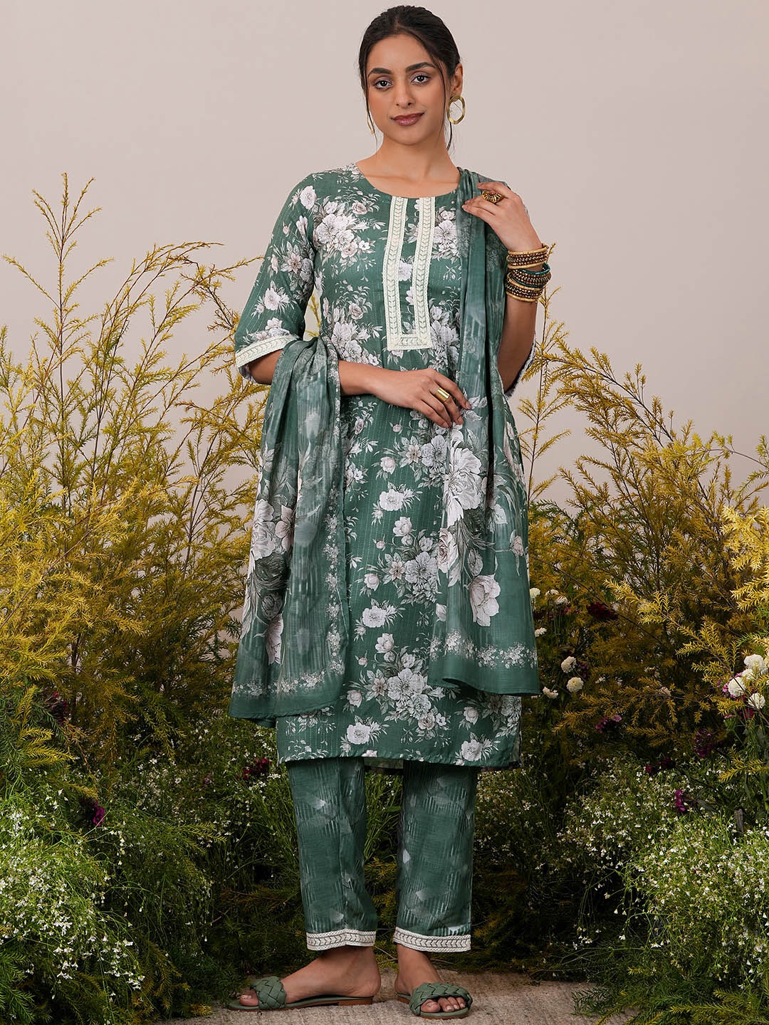 

Libas Floral Printed Thread Work Kurta with Palazzos & Dupatta, Green