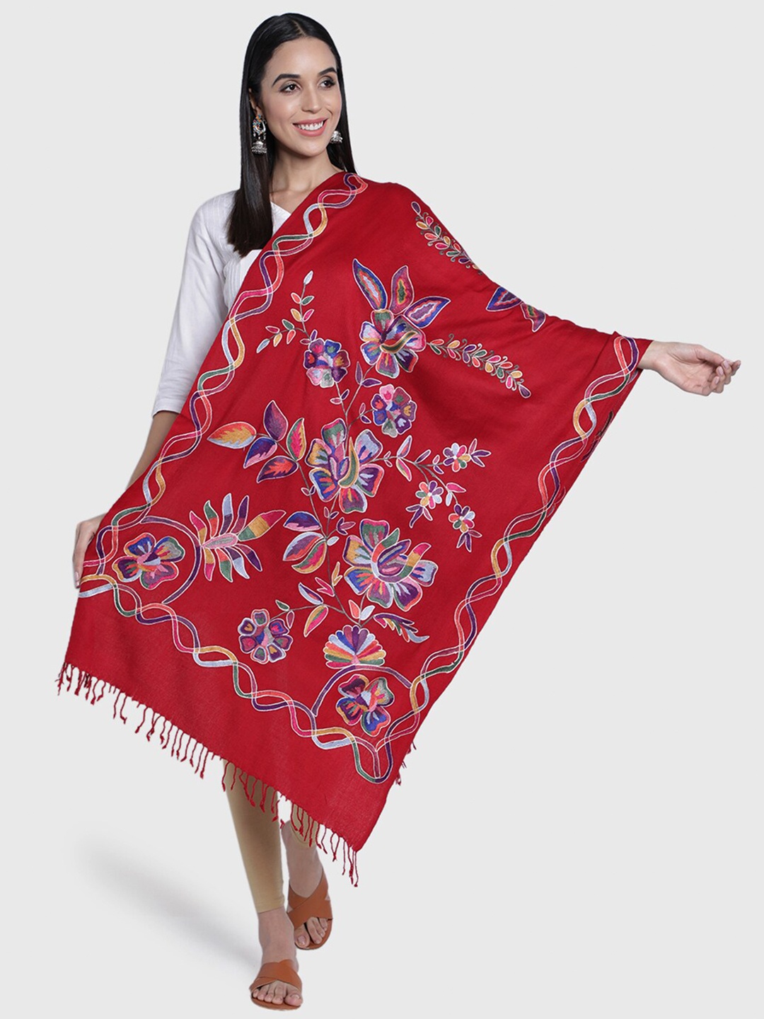 

Moda Chales Women Floral Embroidered Pure Wool Shawl, Maroon