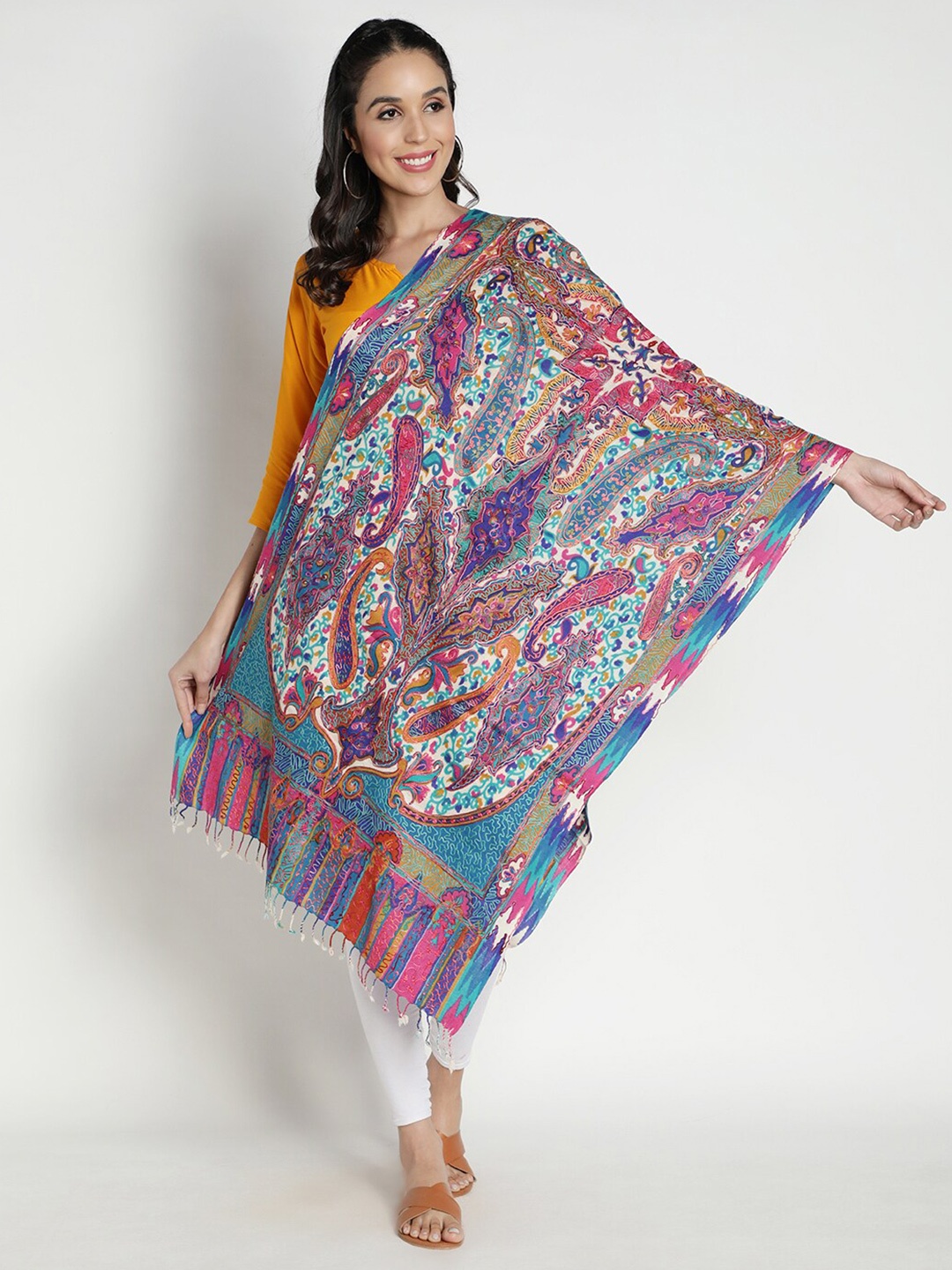 

Moda Chales Floral Embroidered Pure Wool Shawl, Pink
