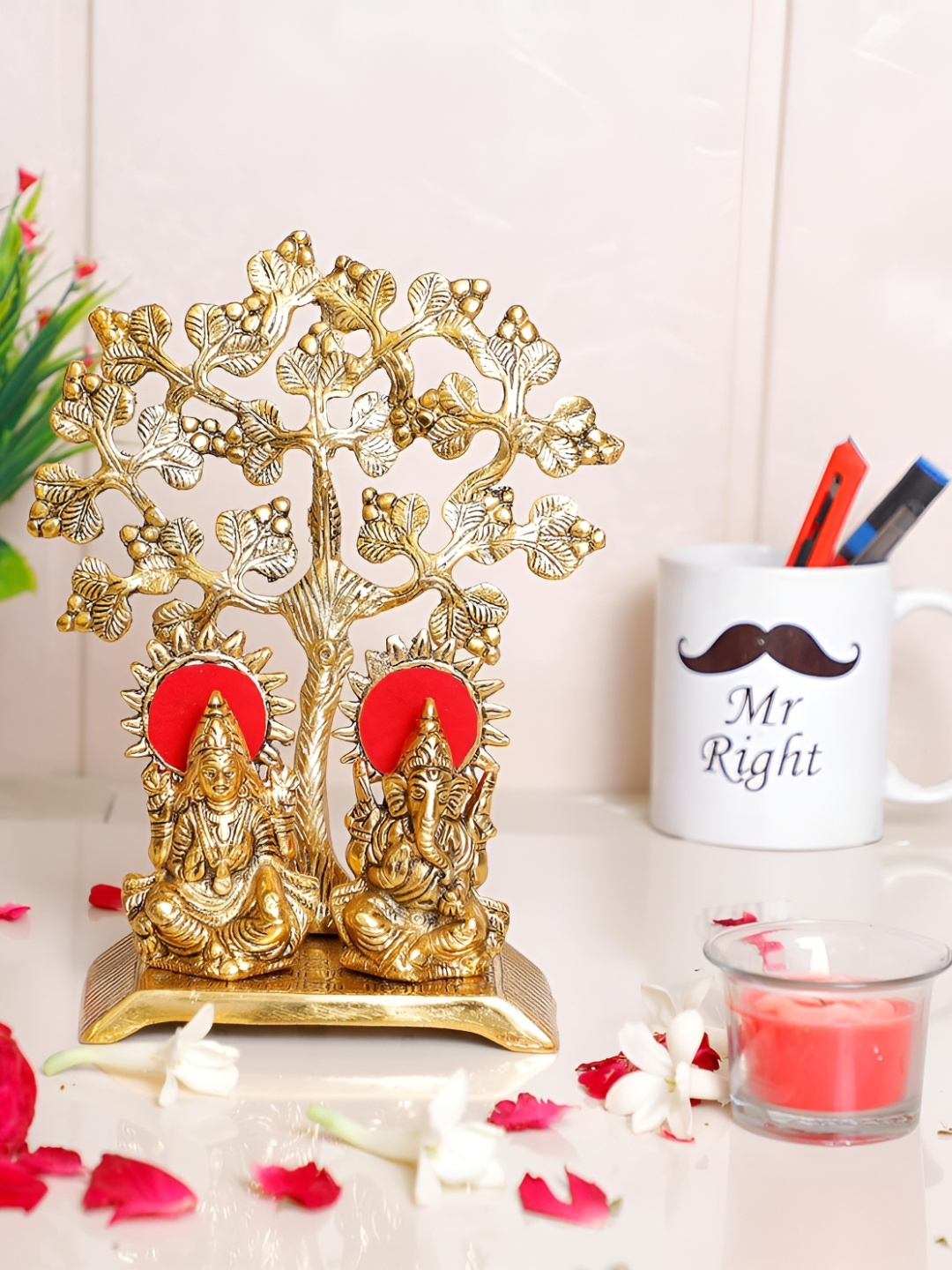 

Kridaykraft Gold-Toned & Red Metal Small Laxmi Ganesha idol Statue Showpiece