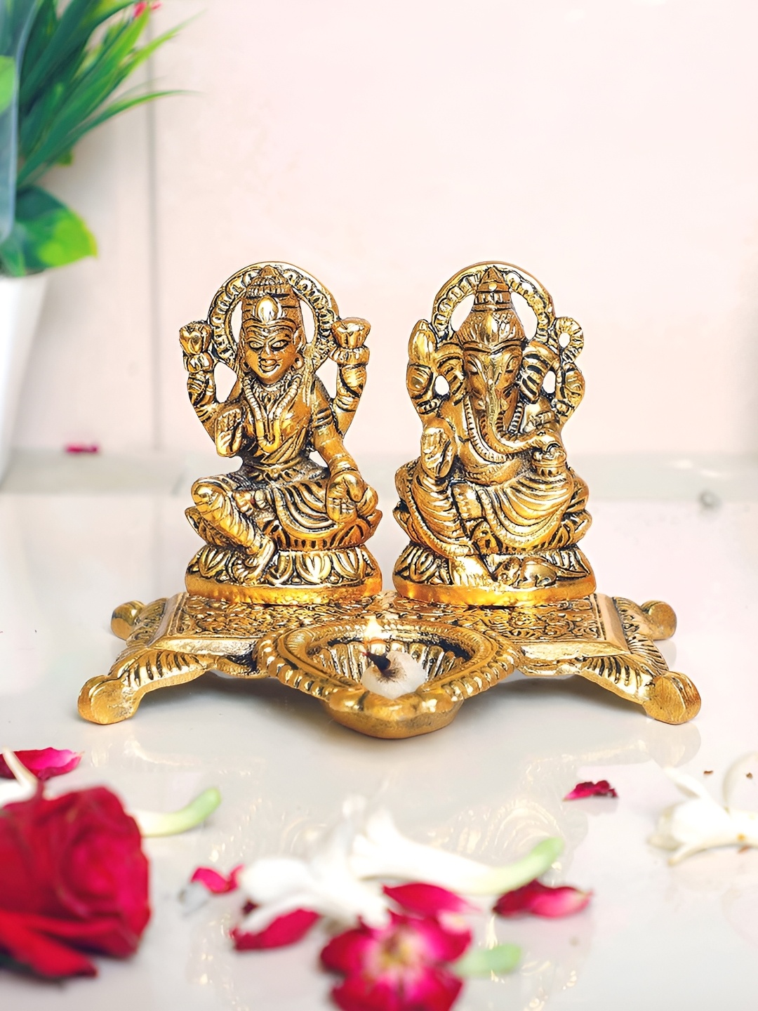 

Kridaykraft Gold-Toned Metal Small Laxmi Ganesha Idol Showpiece