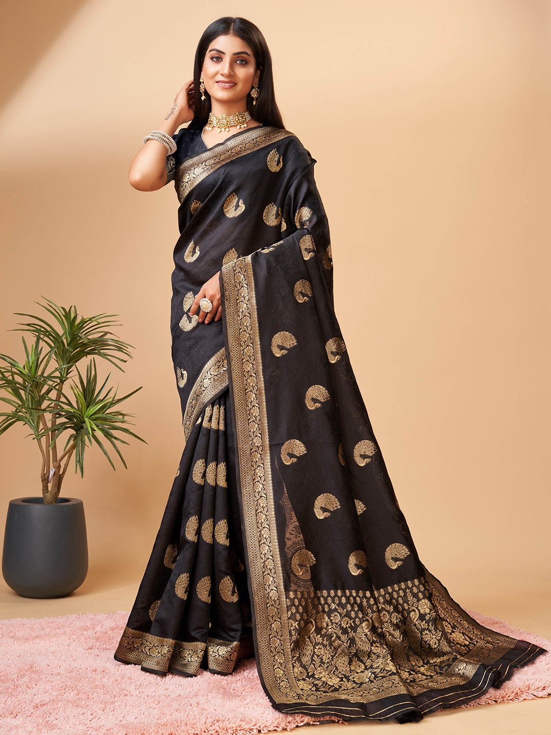 

NIWAA Woven Design Zari Silk Cotton Banarasi Saree, Black