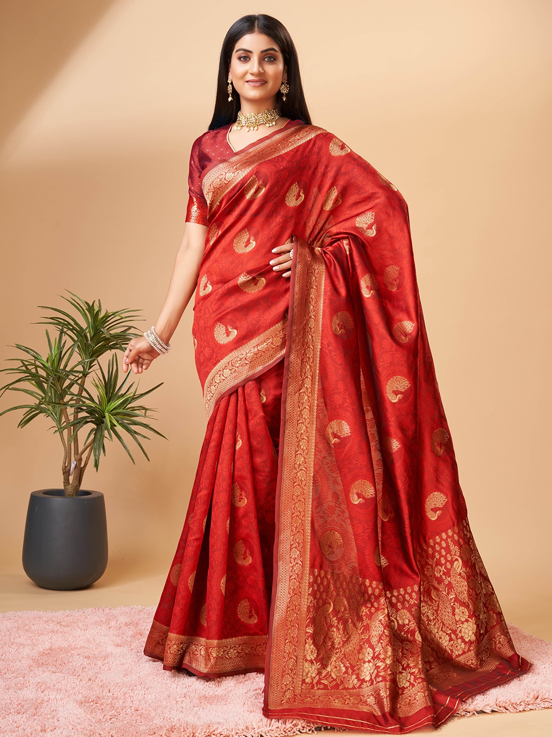 

NIWAA Woven Design Zari Silk Cotton Banarasi Saree, Red