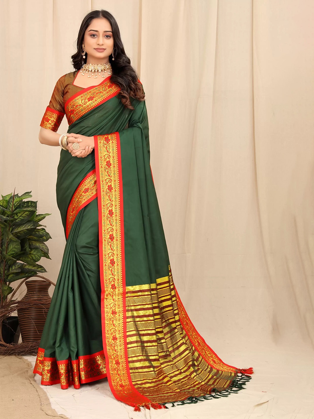 

NIWAA Woven Design Zari Silk Cotton Banarasi Saree, Green