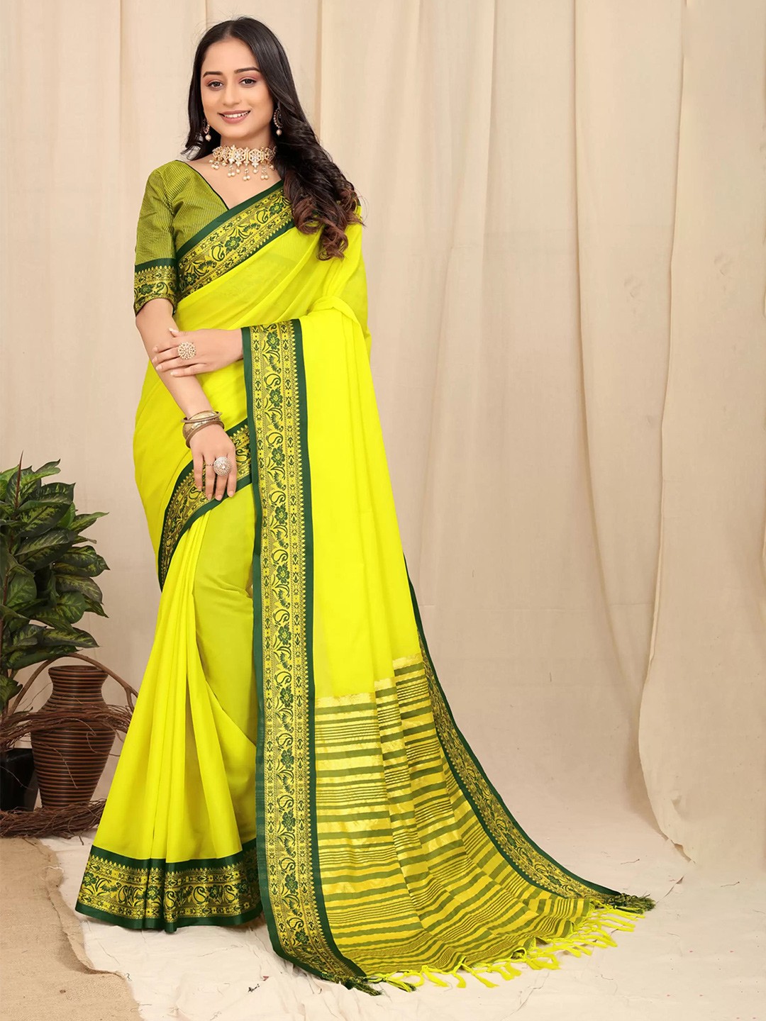 

NIWAA Woven Design Zari Silk Cotton Banarasi Saree, Green