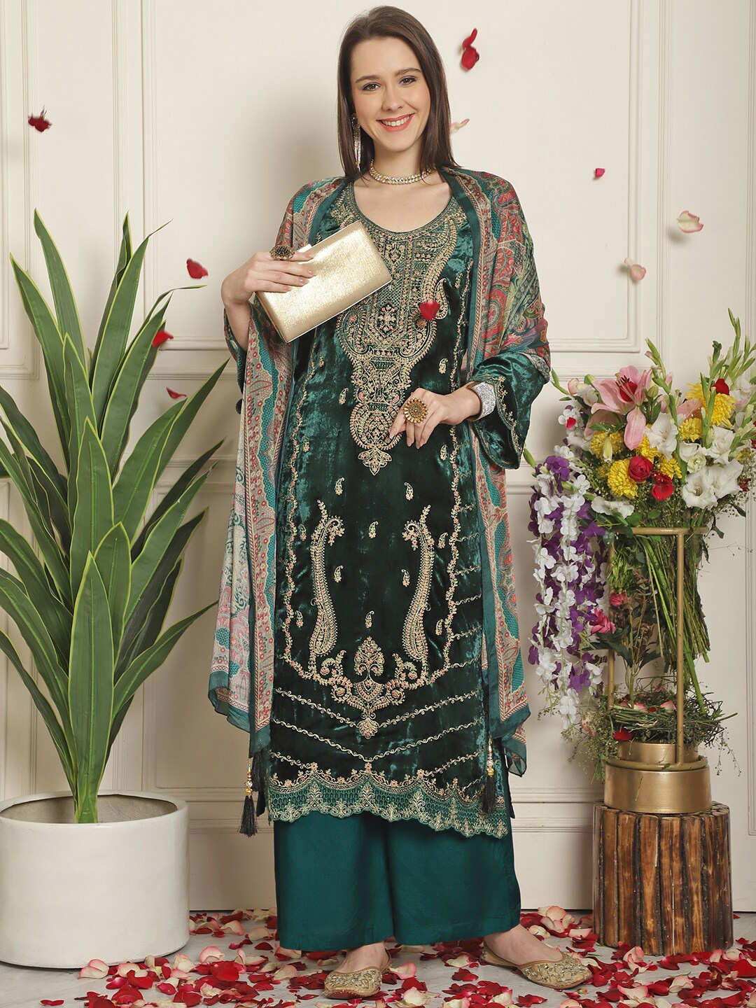 

Stylee LIFESTYLE Embroidered Velvet Unstitched Dress Material, Green
