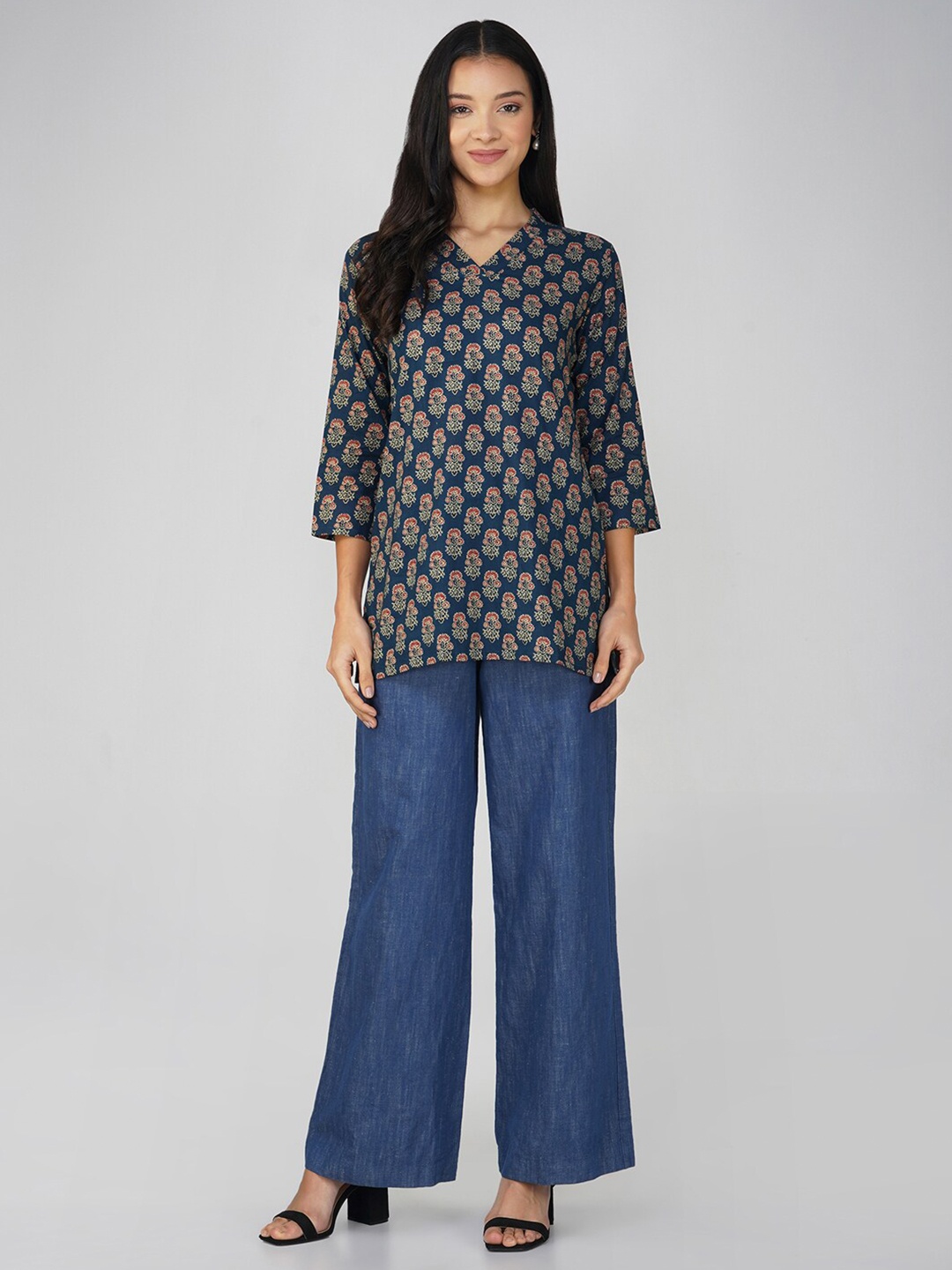 

SPARSA Floral Printed V-Neck Opaque Cotton Top, Blue