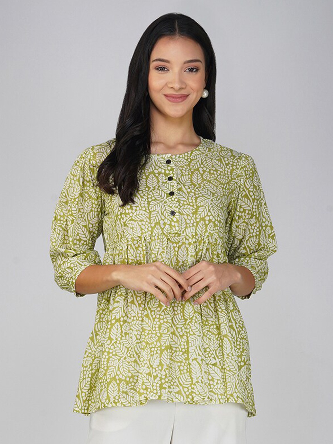 

SPARSA Block Printed Round Neck Puff Sleeve Pure Cotton Top, Green