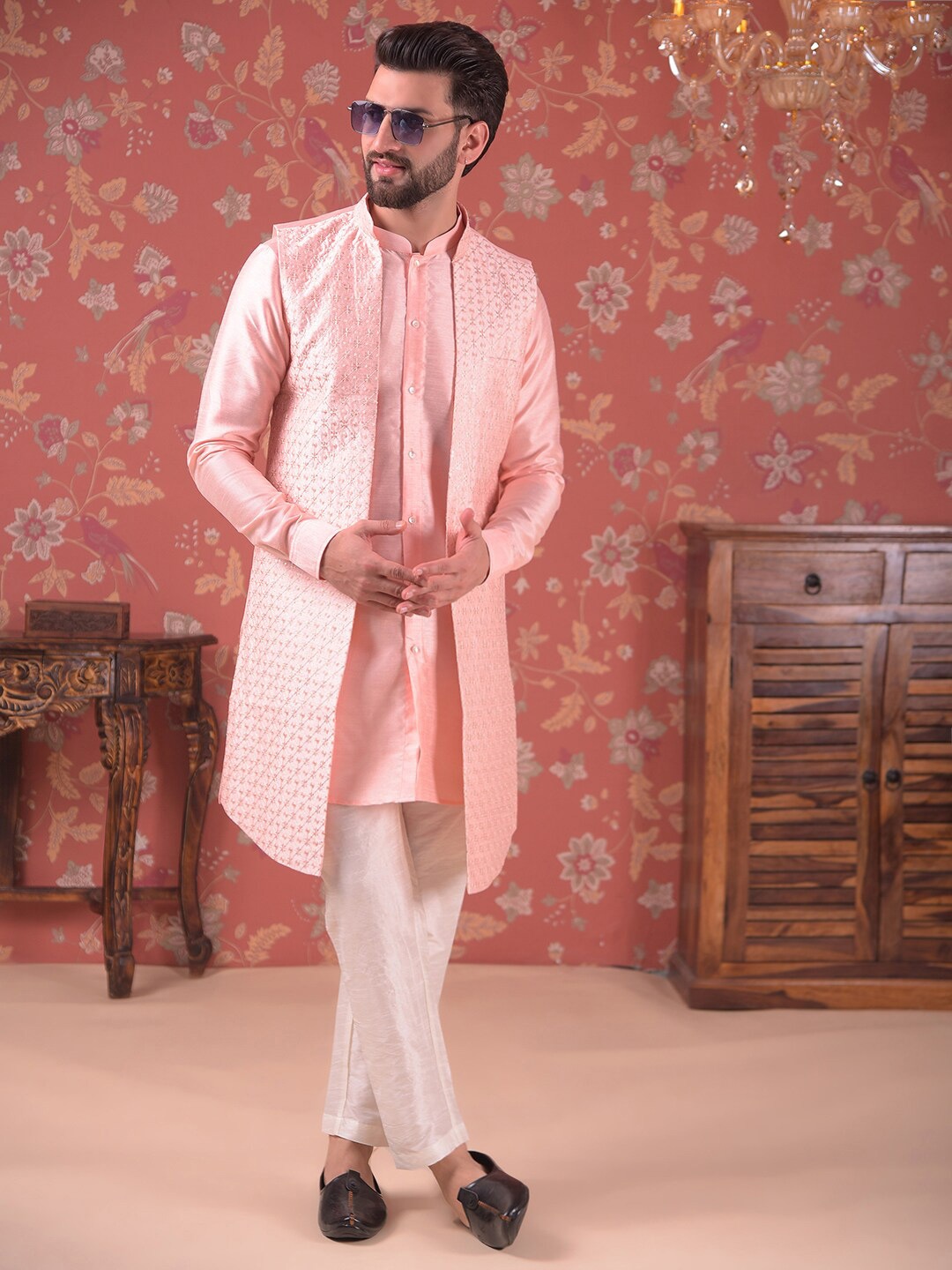 

House of Pataudi Embroidered Nehru Jacket With Kurta & Pyjama, Peach