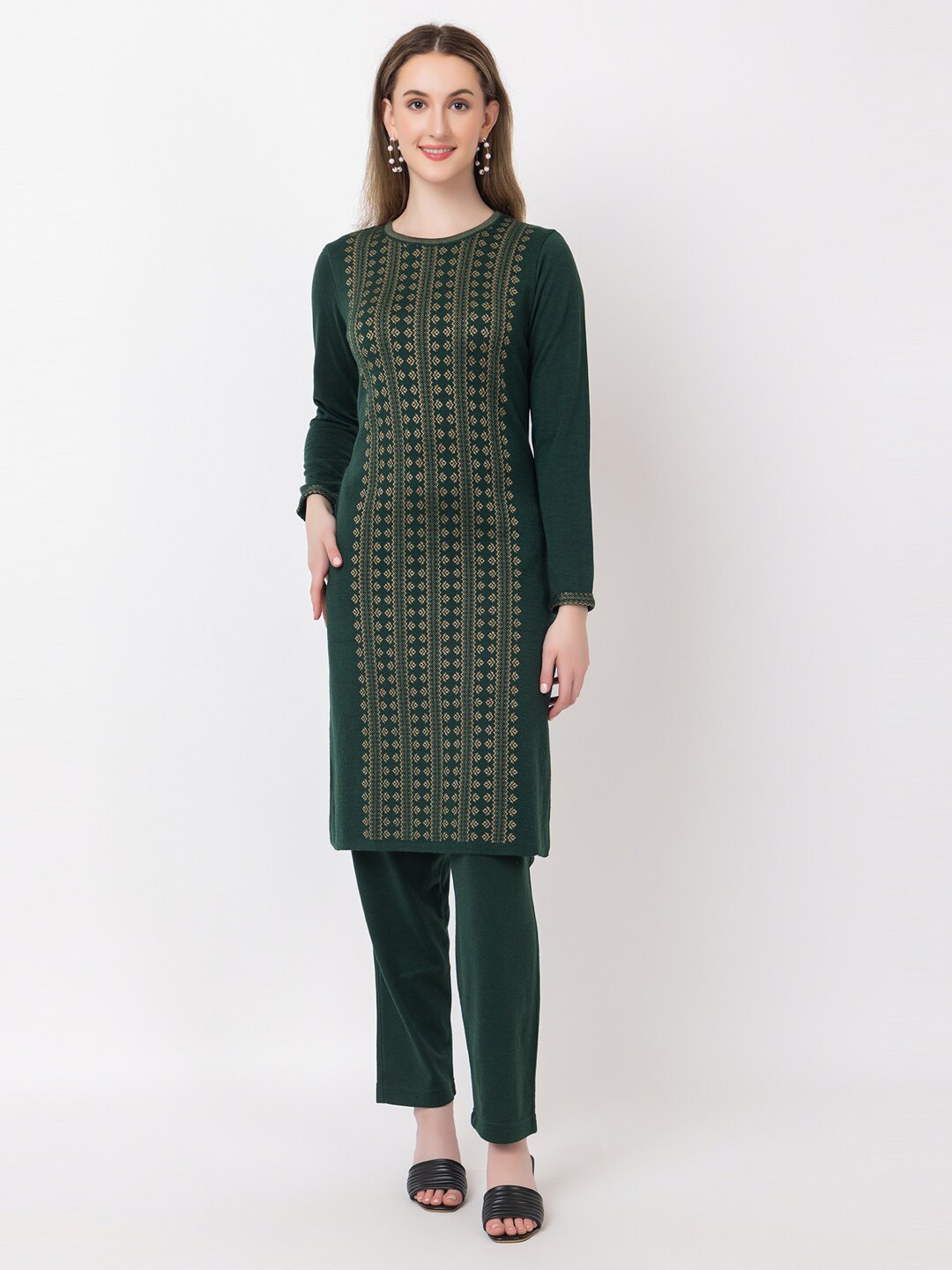 

KEIKO Thread Work Geometric Embroidered Round Neck Acrylic Straight Kurta, Green