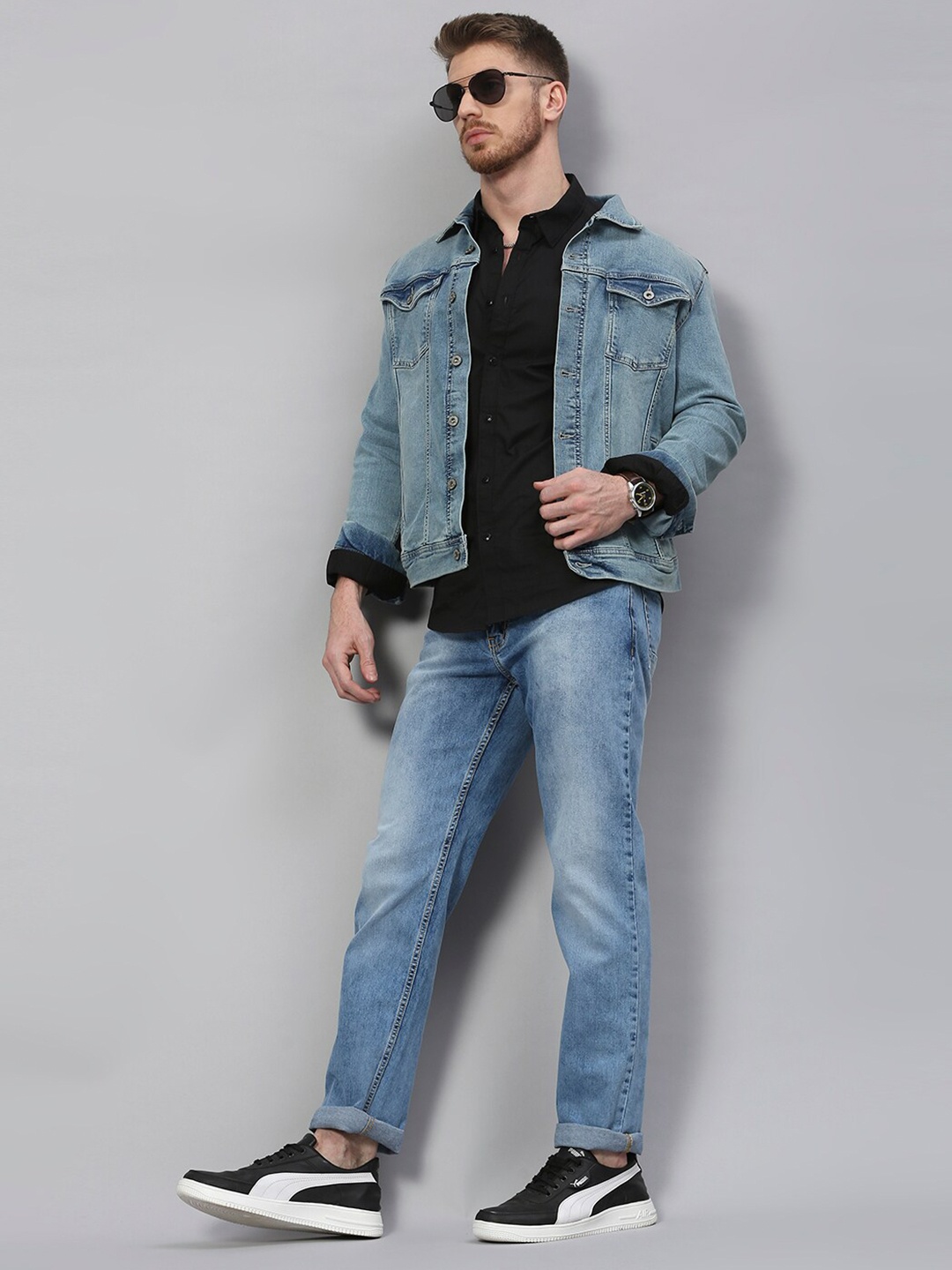 

The Roadster Lifestyle Co. Men Clean Look Slim Fit Cotton Jeans, Blue
