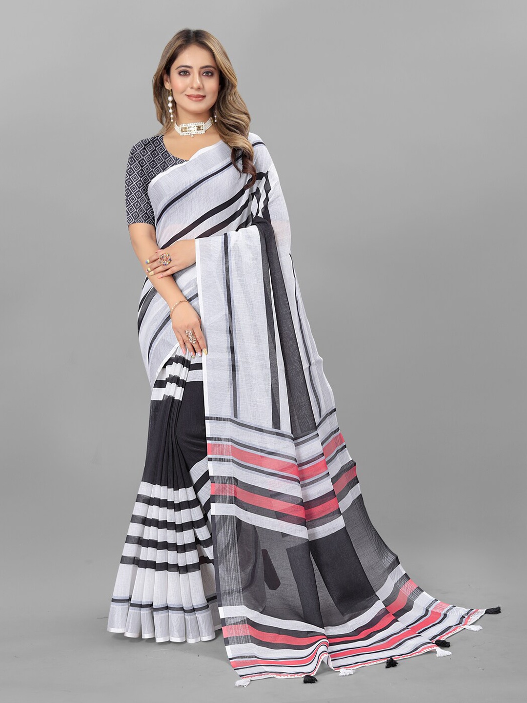 

Inithi Striped Woven Design Pure Linen Saree, White