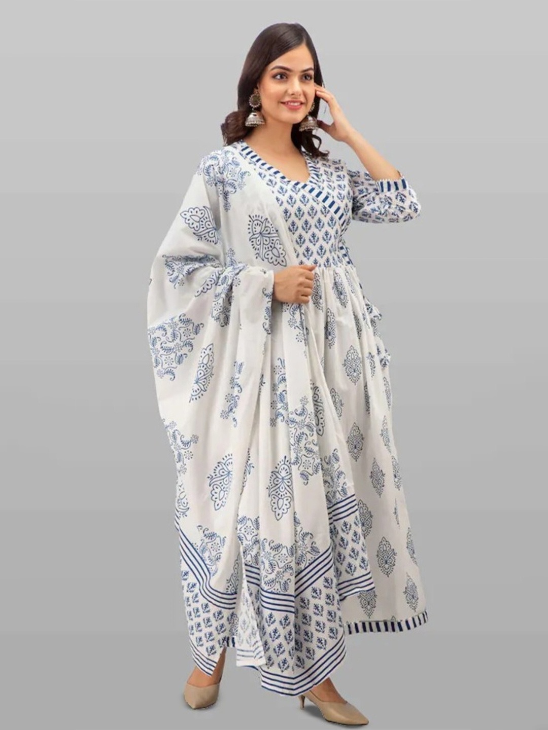

ZEEPKART Floral Printed V Neck Kurta with Salwar & Dupatta, Blue