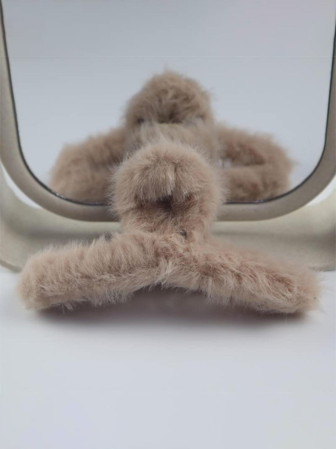 

DN Creation Women Assorted Set of 3 Fur Fleece Claw Clip