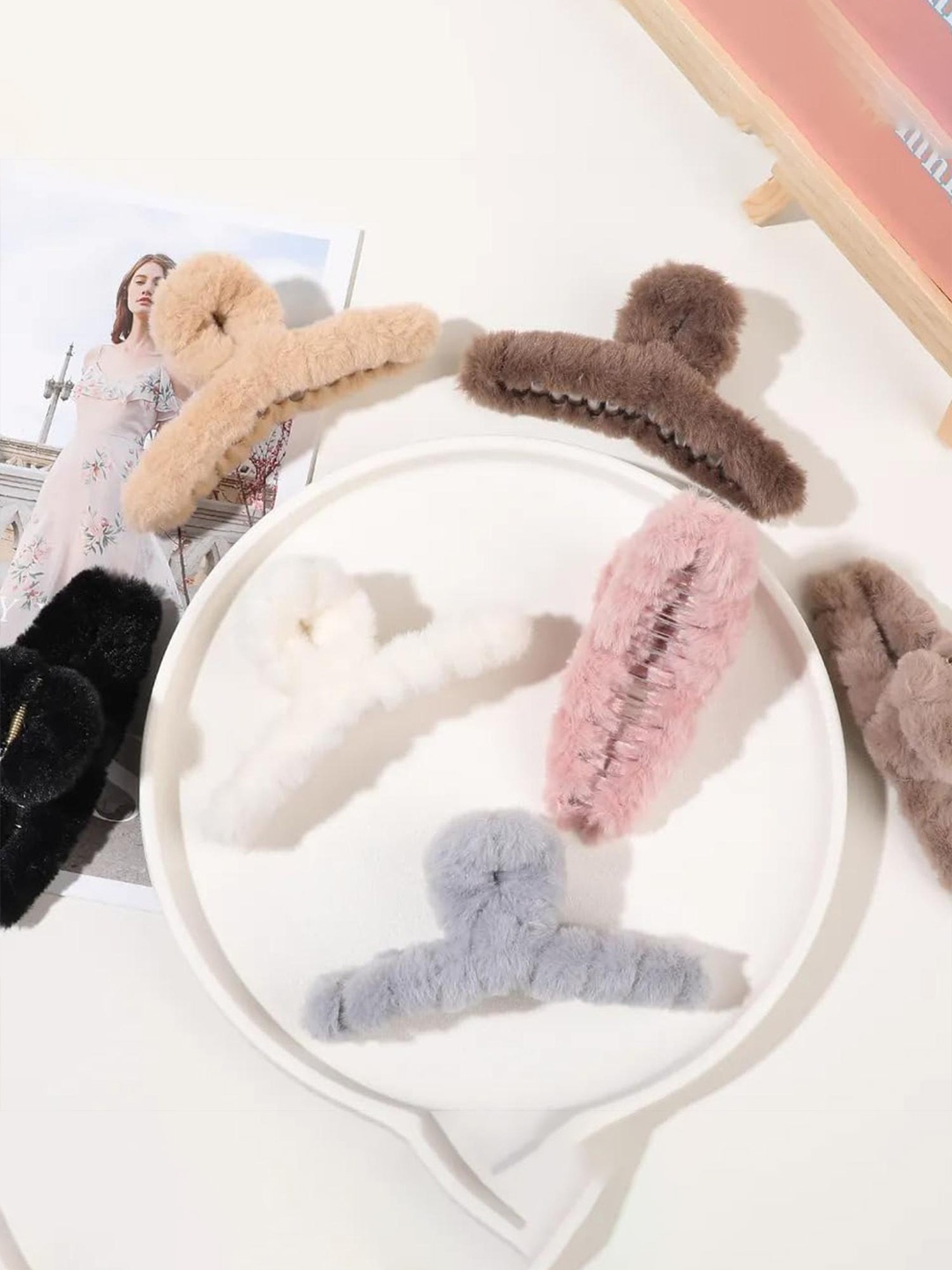 

DN Creation Women Assorted Set of 2 Fur Fleece Claw Clip