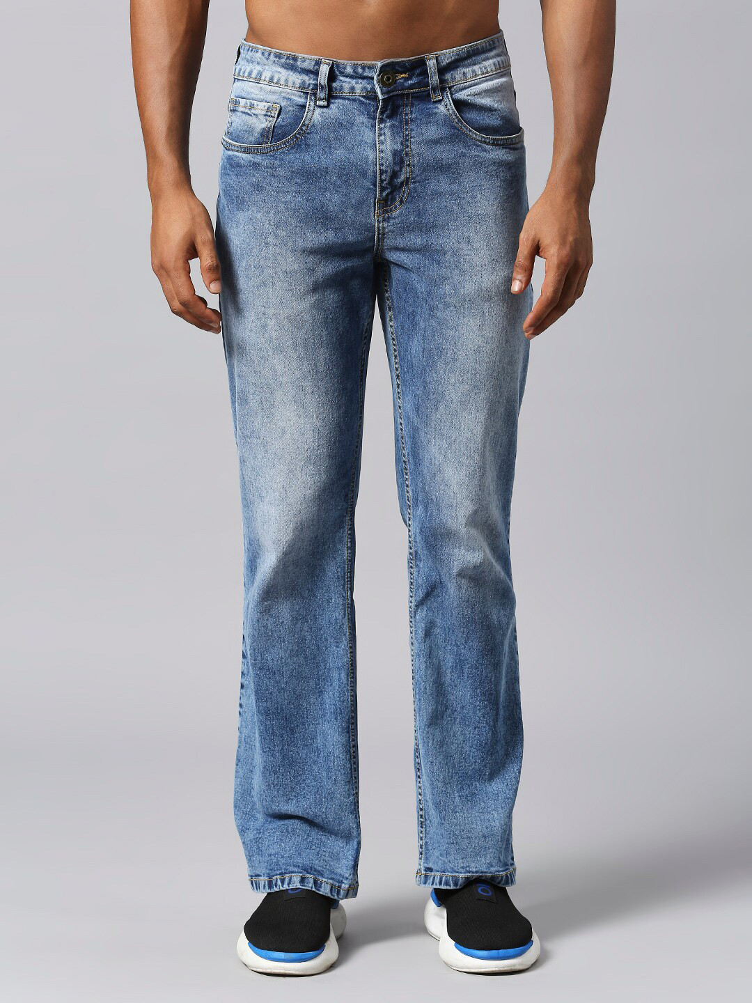 

The Roadster Lifestyle Co. Men Blue Comfort Bootcut Mid-Rise Light Fade Stretchable Jeans