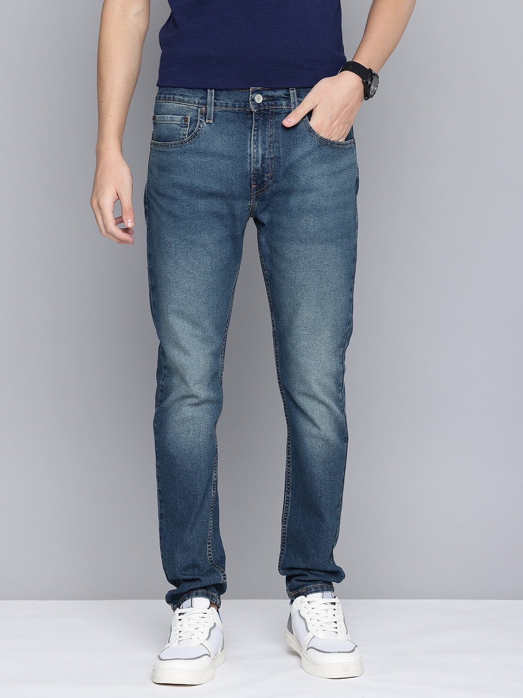 

Levis Men 512 Slim Tapered Fit Light Fade Stretchable Jeans, Blue