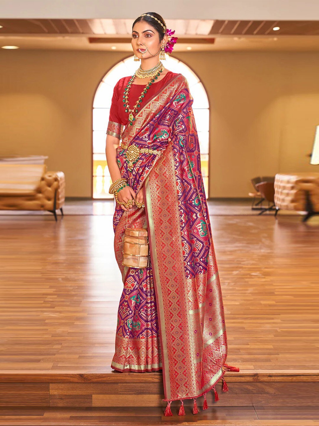

WINKLECART Ethnic Motifs Woven Design Pure Silk Banarasi Saree, Purple