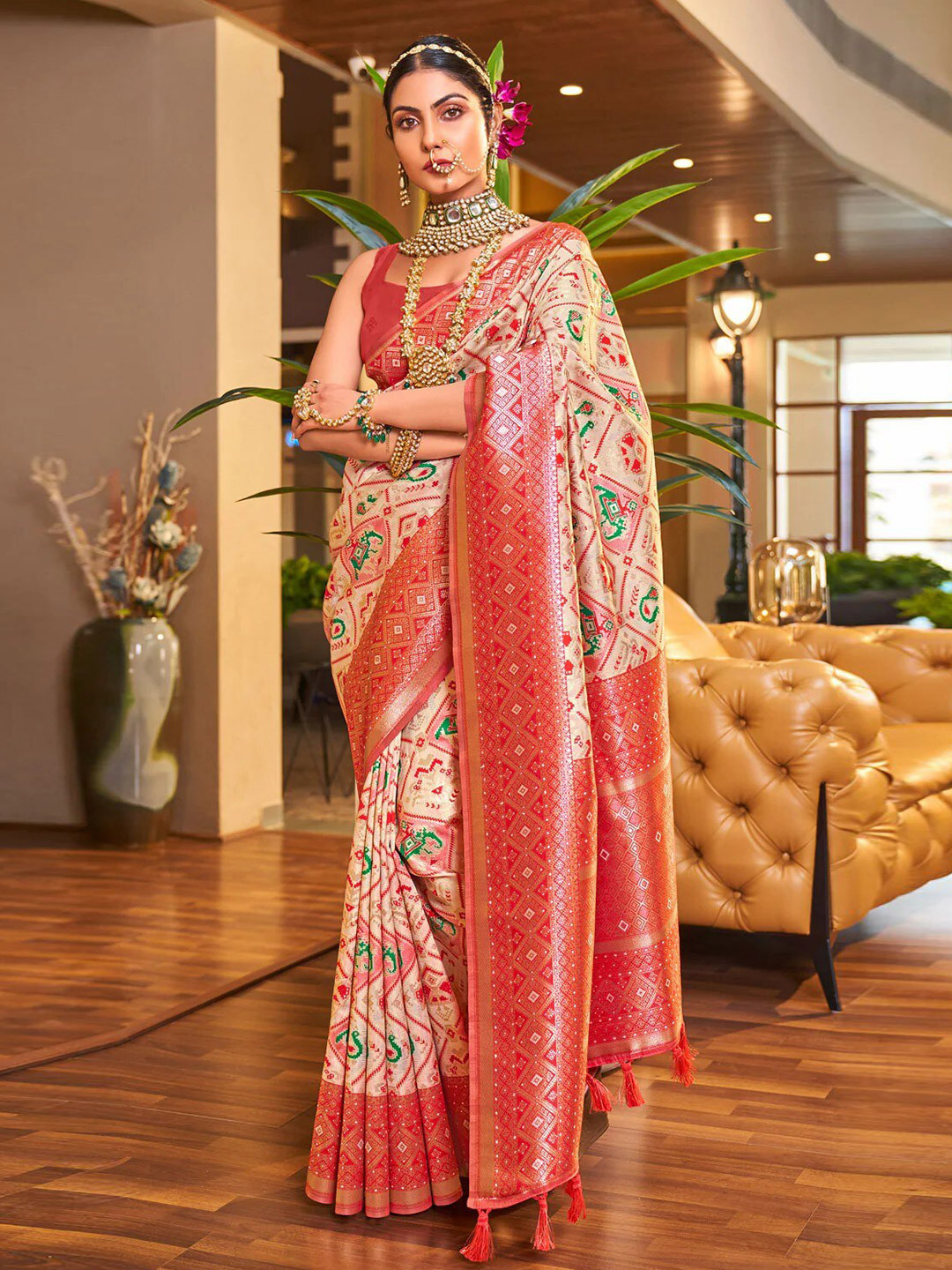 

WINKLECART Zardozi Pure Silk Woven Design Pure Silk Banarasi Saree, Peach