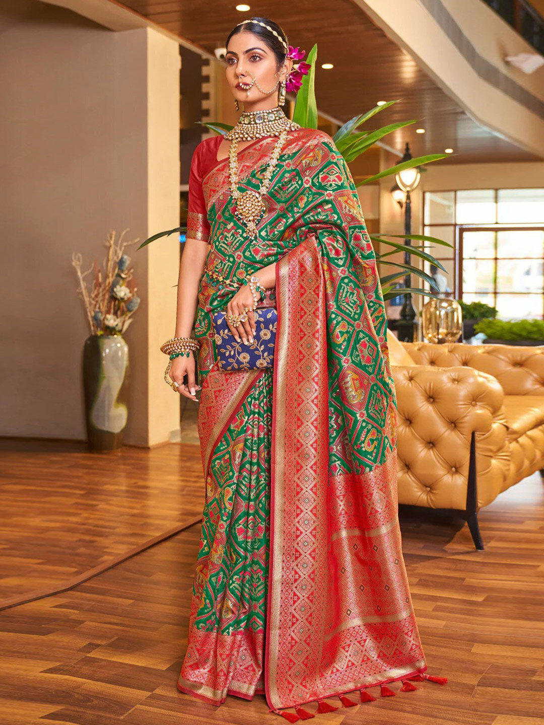 

WINKLECART Ethnic Motifs Woven Design Pure Silk Banarasi Saree, Green
