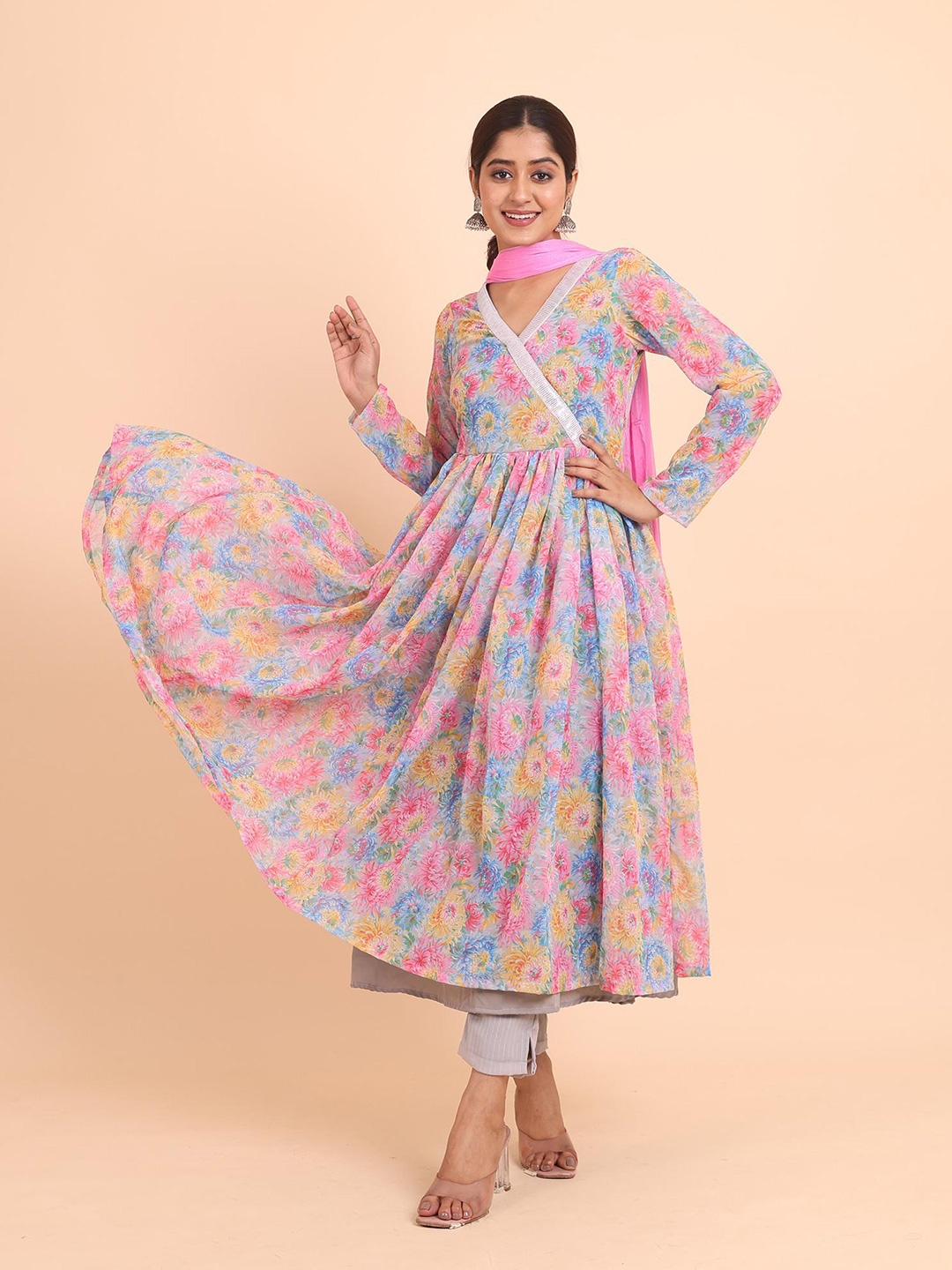 

Disli Floral V-Neck Gotta Patti Anarkali Kurta With Palazzos & Dupatta, Pink