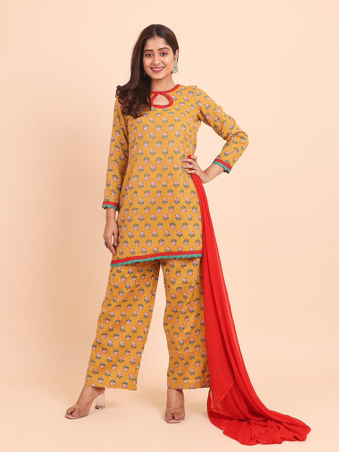 

Disli Round Neck Pure Cotton Kurta with Palazzos & Dupatta, Mustard