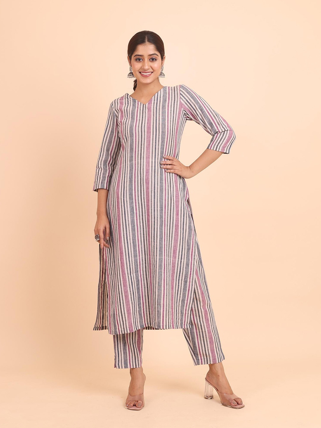 

Disli Striped Regular Pure Cotton V-Neck Straight Kurta with Palazzos, Grey