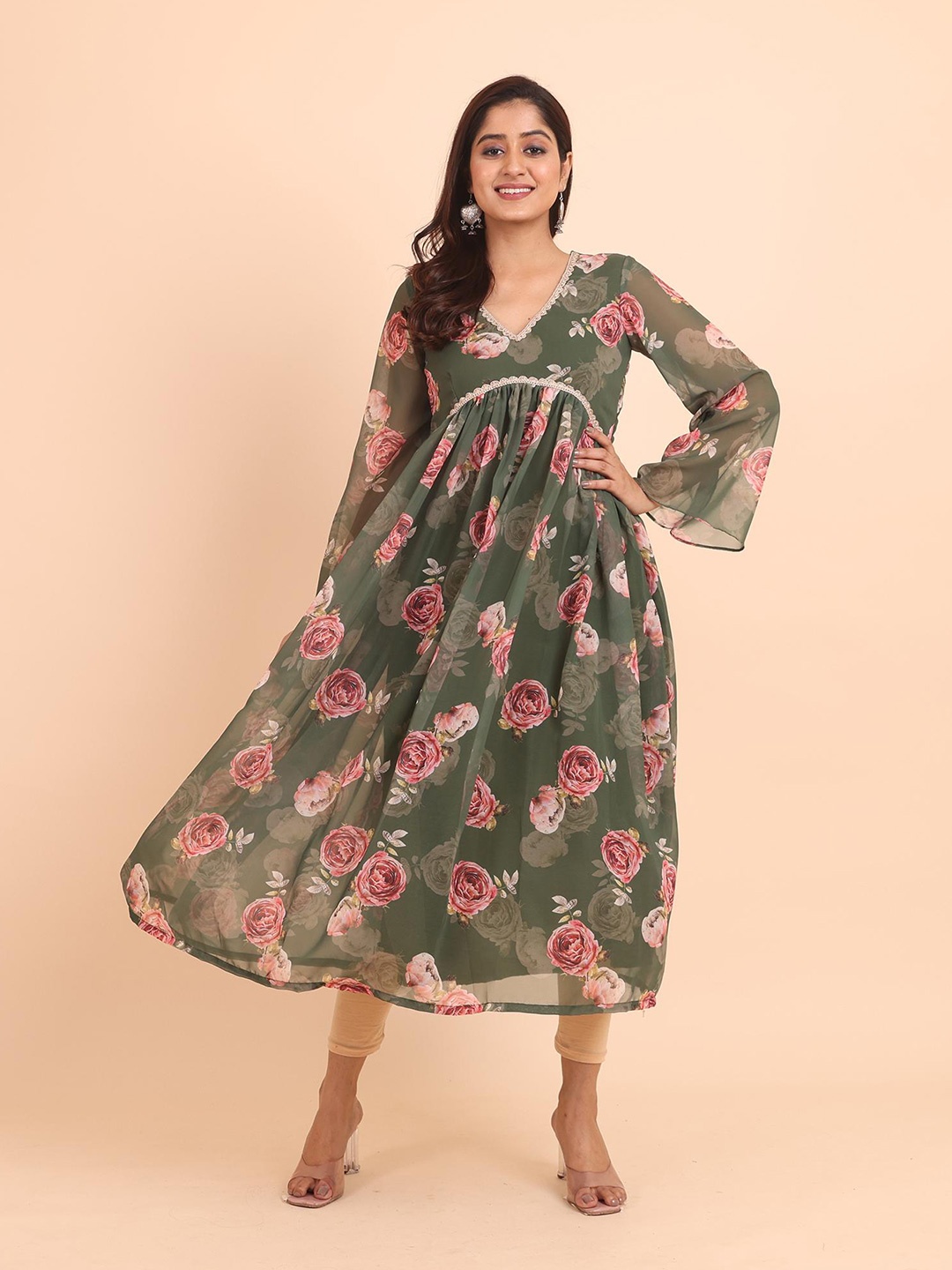 

Disli Floral Printed Regular Gotta Patti V-Neck Bell Sleeves Anarkali Kurta with Palazzos, Green