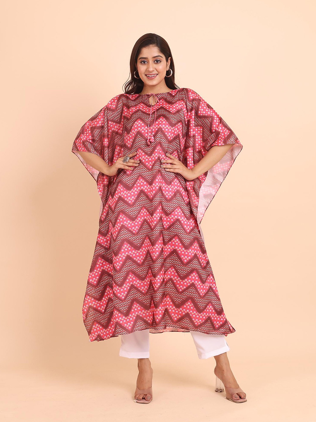 

Disli Chevron Printed Regular Round Neck Kaftan Kurta with Palazzos, Pink