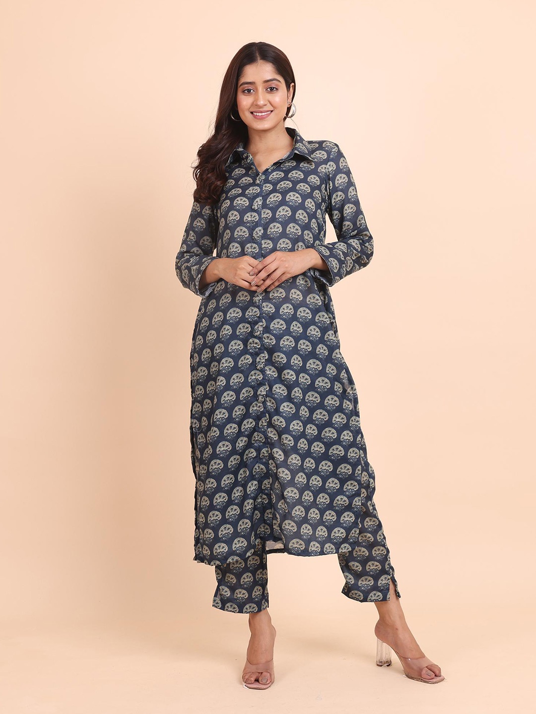 

Disli Ethnic Motifs Printed Regular Pure Cotton Shirt Collar Straight Kurta with Palazzos, Blue