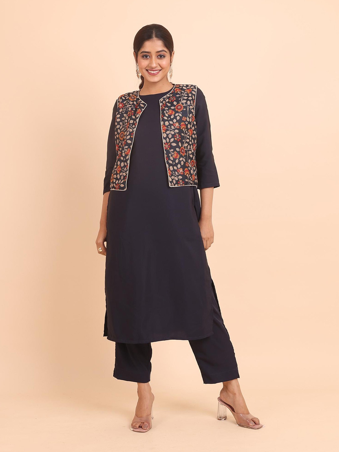 

Disli Round Neck Regular Straight Kurta with Palazzo, Black