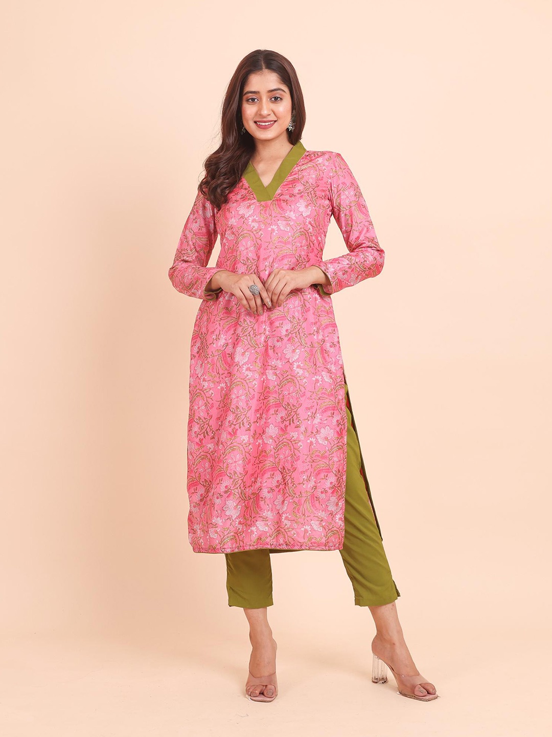 

Disli V-Neck Regular Straight Kurta with Palazzo, Pink