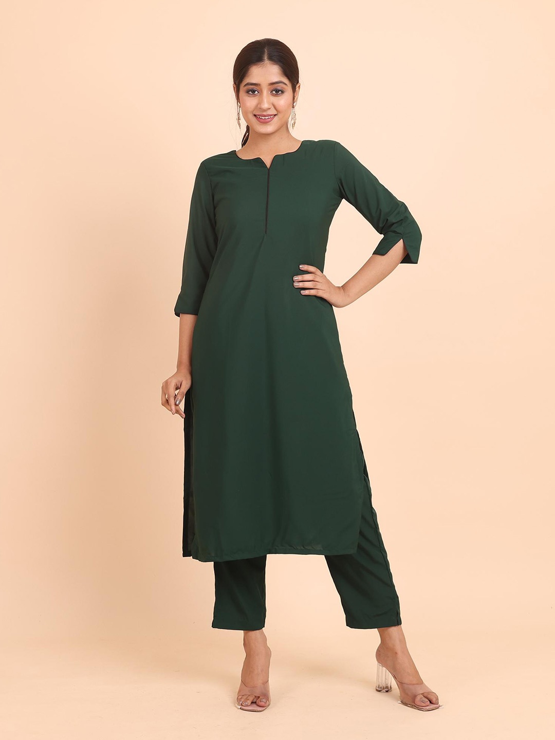 

Disli Round Neck Regular Straight Kurta with Palazzos, Green