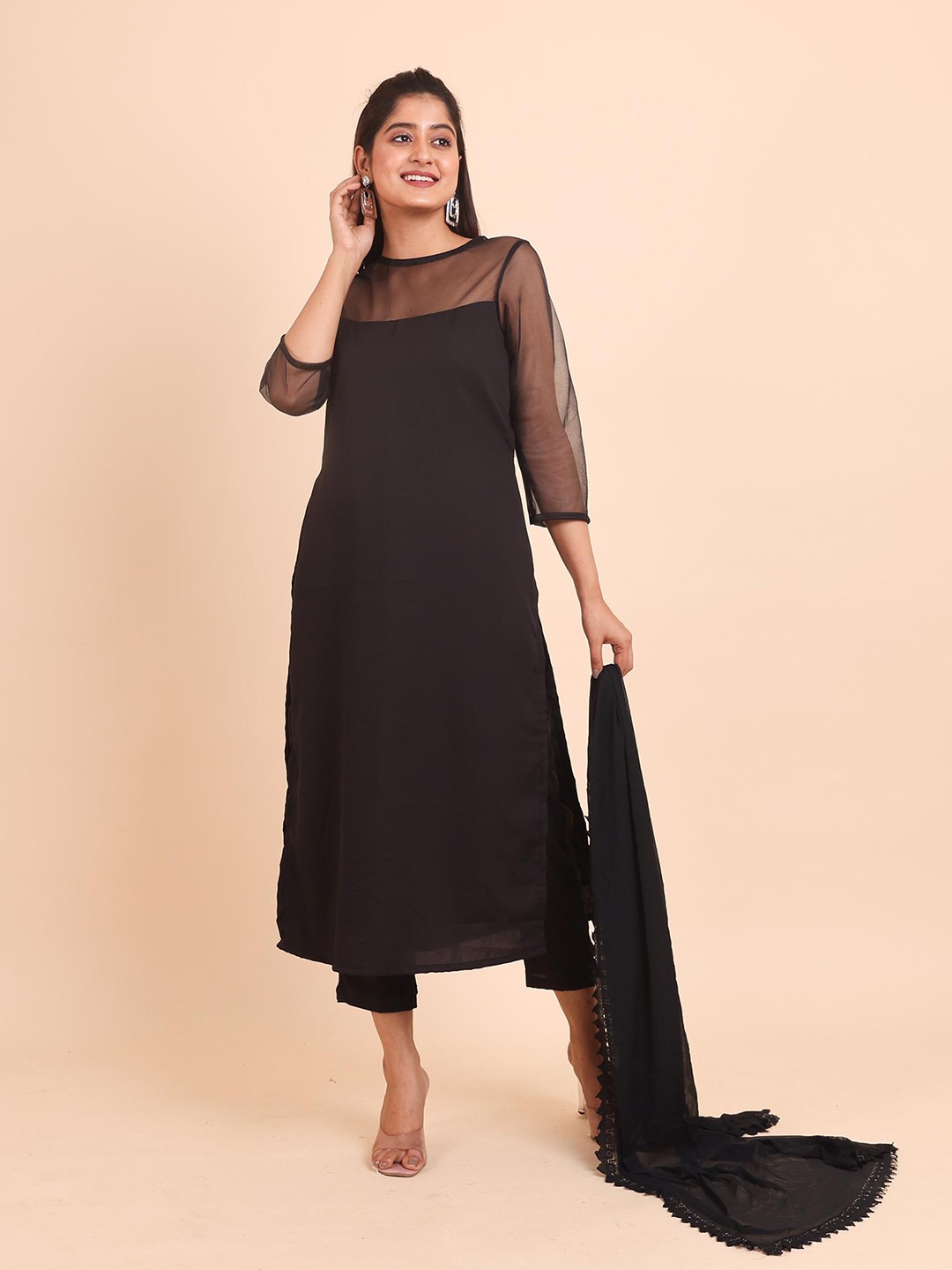 

Disli Net Round Neck Regular Straight Kurta with Trousers, Black