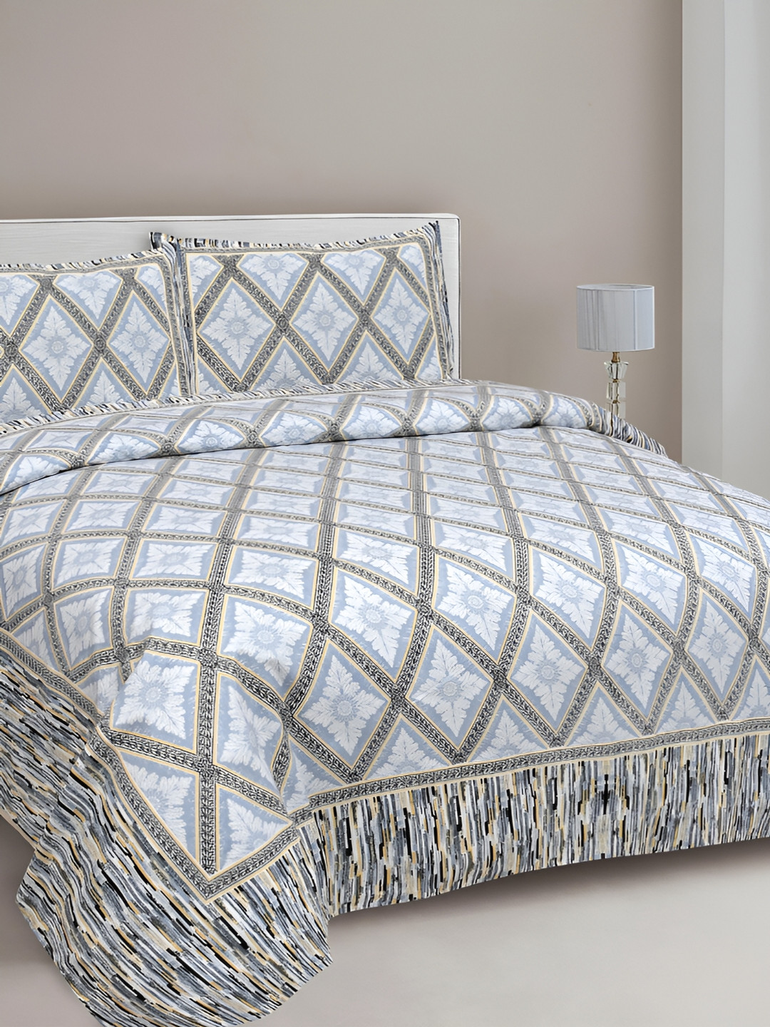 

FABROLI Blue Black Floral 240 TC Cotton King Bedsheet With 2 Pillow Covers