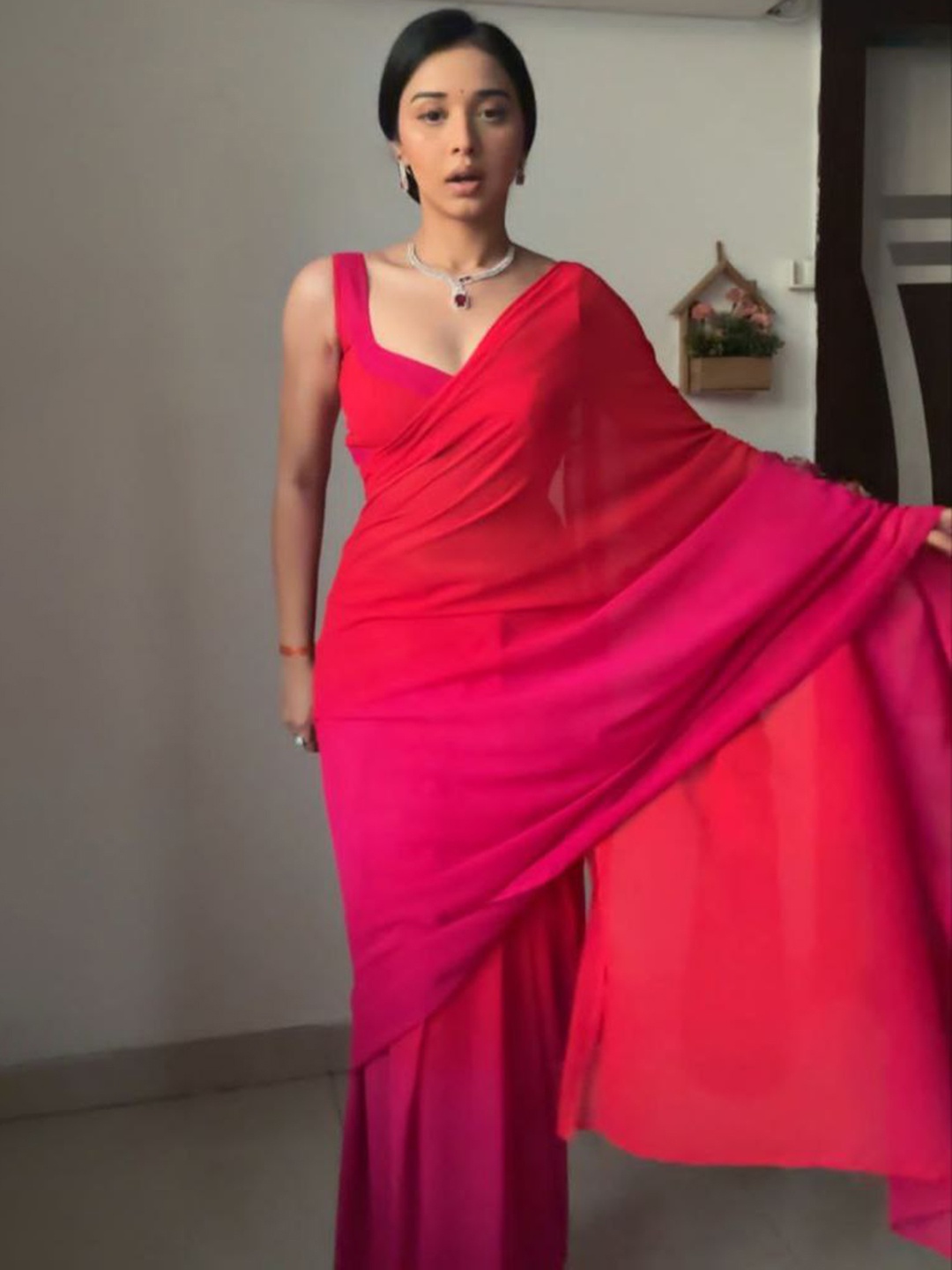 

AWRIYA Ombre Ready to Wear Saree, Red