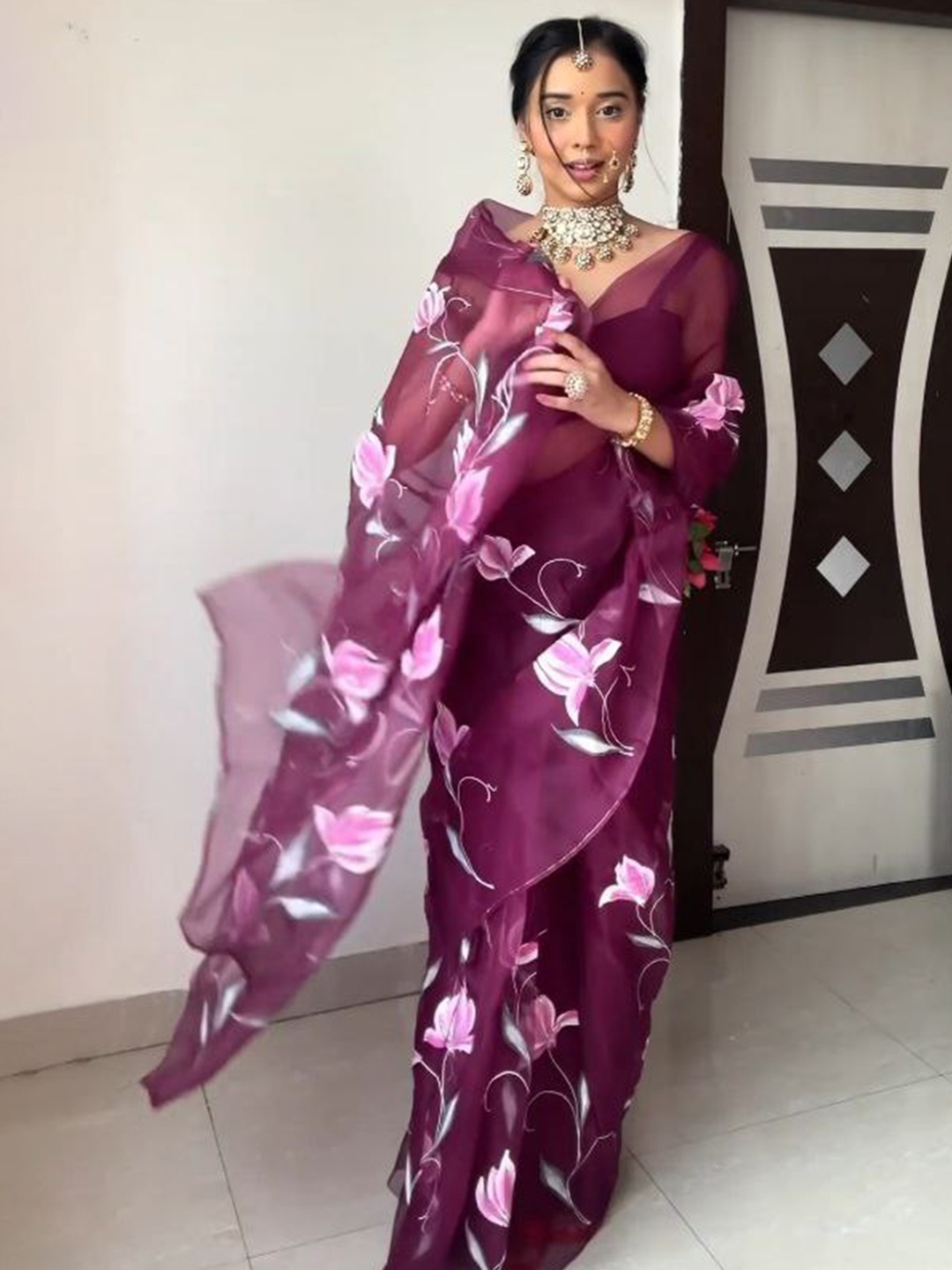 

AWRIYA Floral Printed Ready to Wear Organza Party Saree, Purple