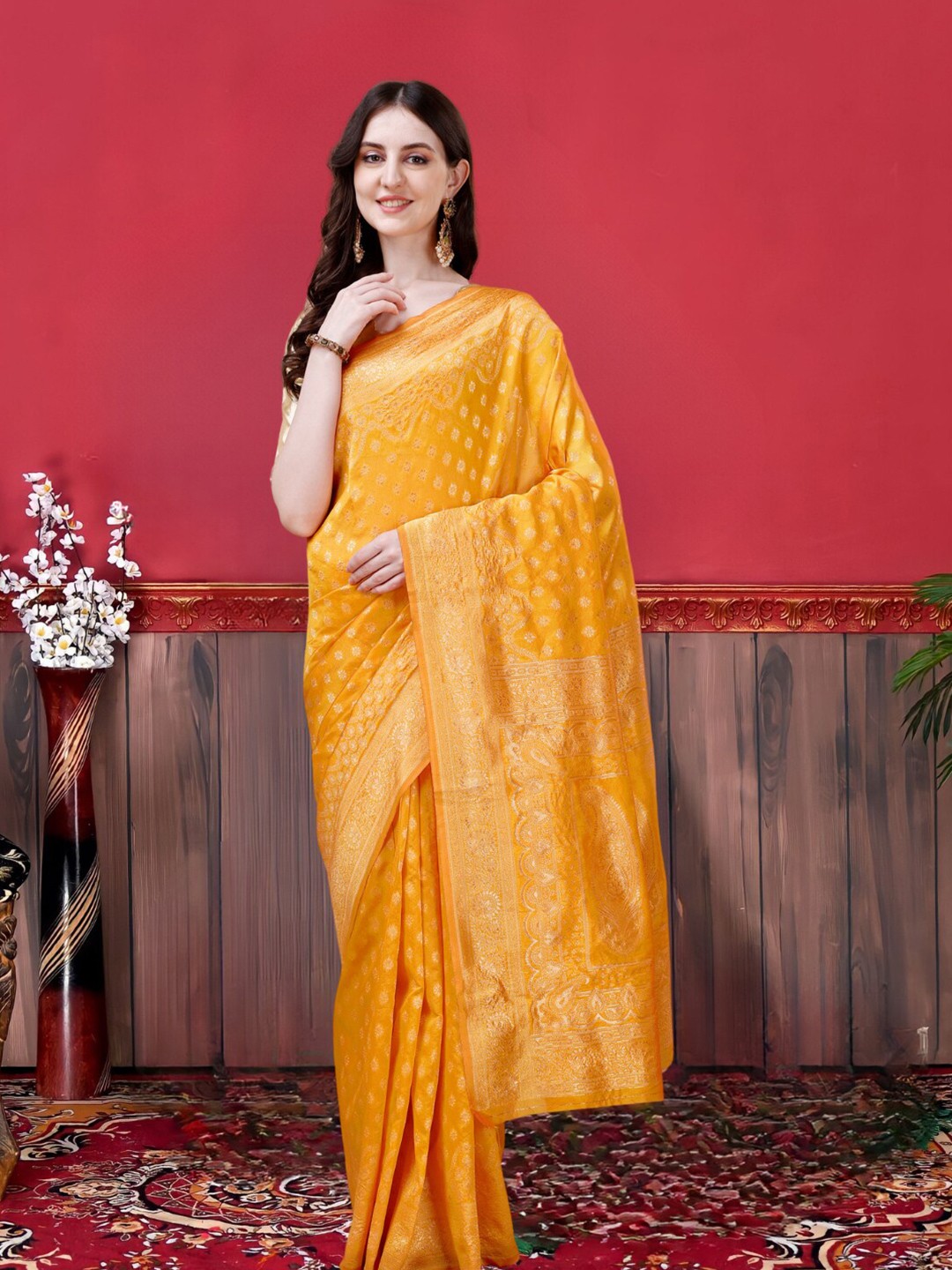 

MAGMINA Ethnic Motifs Woven Design Silk Cotton Zari Banarasi Saree, Gold