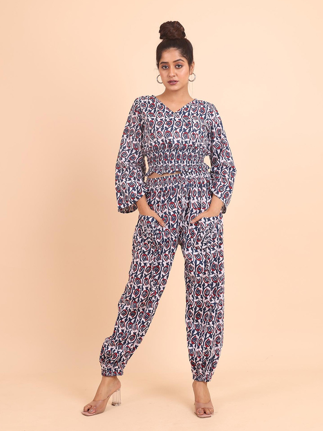 

Disli Printed V-Neck Long Sleeves Top With Joggers, Blue