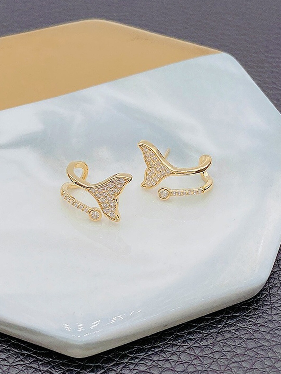 

Krelin Gold-Plated Contemporary Stud Earrings