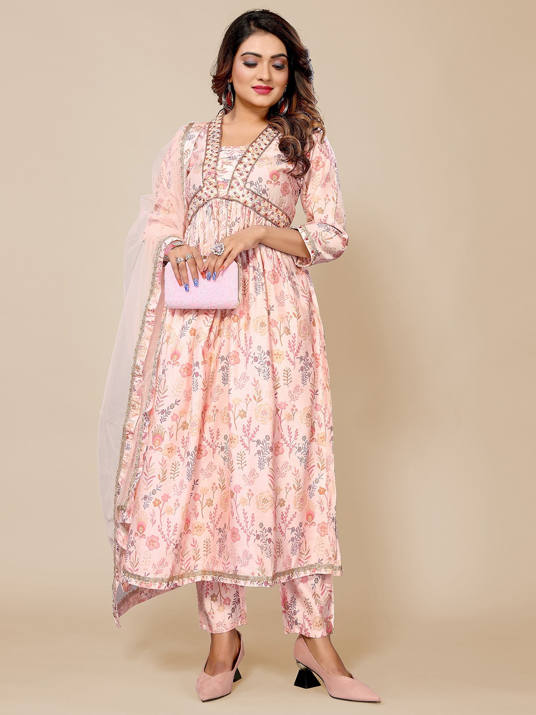 

TITANIUM SILK INDUSTRIES PVT. LTD. Floral Printed Kurti with Trouser & Dupatta, Peach