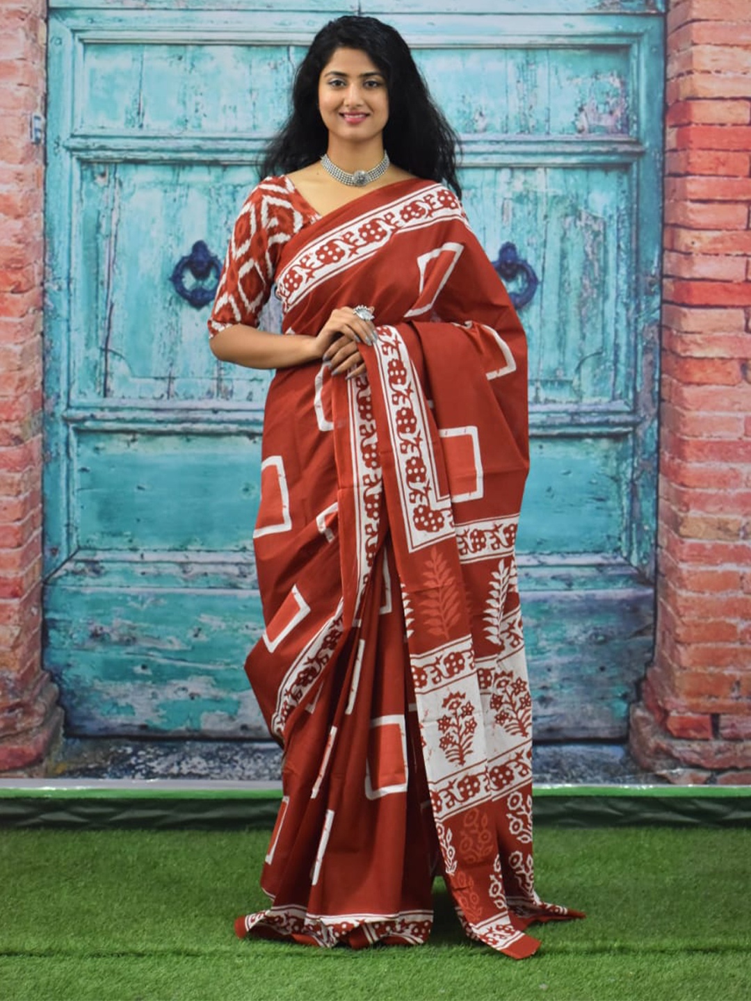 

NIKHILAM Ajrak Block Pure Cotton Handloom Bagru Saree, Brown