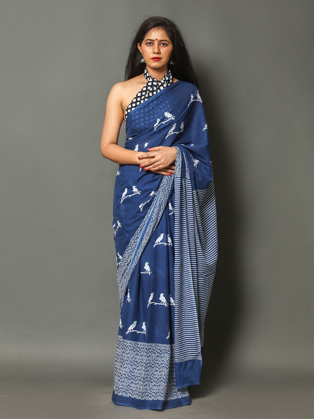 

NIKHILAM Batik Pure Cotton Designer Block Print Saree, Blue