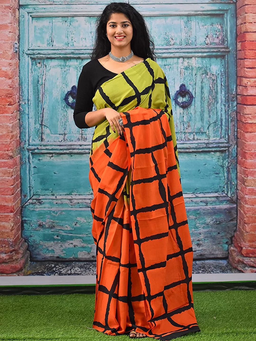 

NIKHILAM Checked Pure Cotton Handloom Bagru Saree, Orange